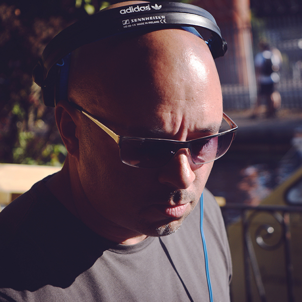 Photograph of Black Sonix